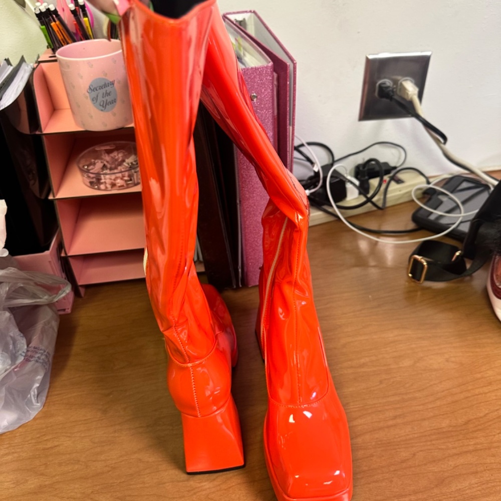 GOGO PLATFORM BOOTS - Picture 2 of 3